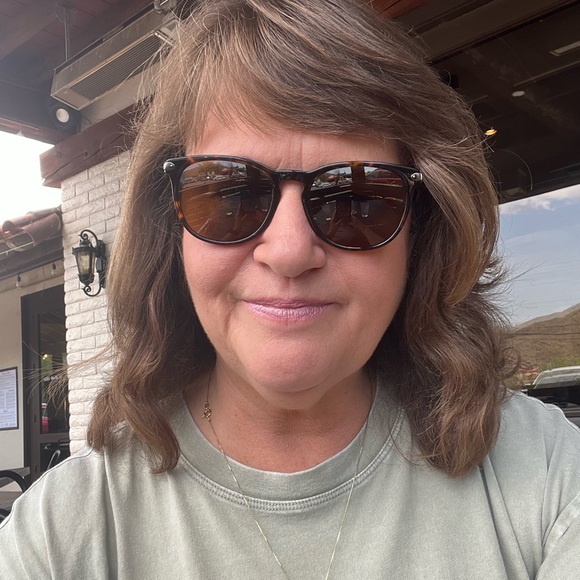 Meet your Posher, Carla - Picture 1 of 1